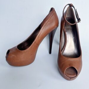 GUESS Brown Leather Peep Toe Platform Heels
Size 5 1/2 Women's - Gently Used